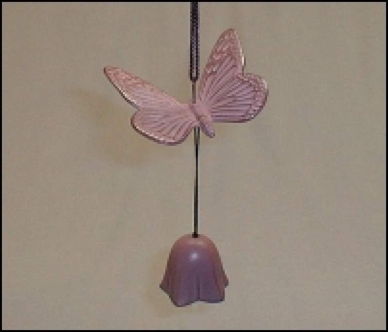 Papillon et cloche en fonte japonaise.